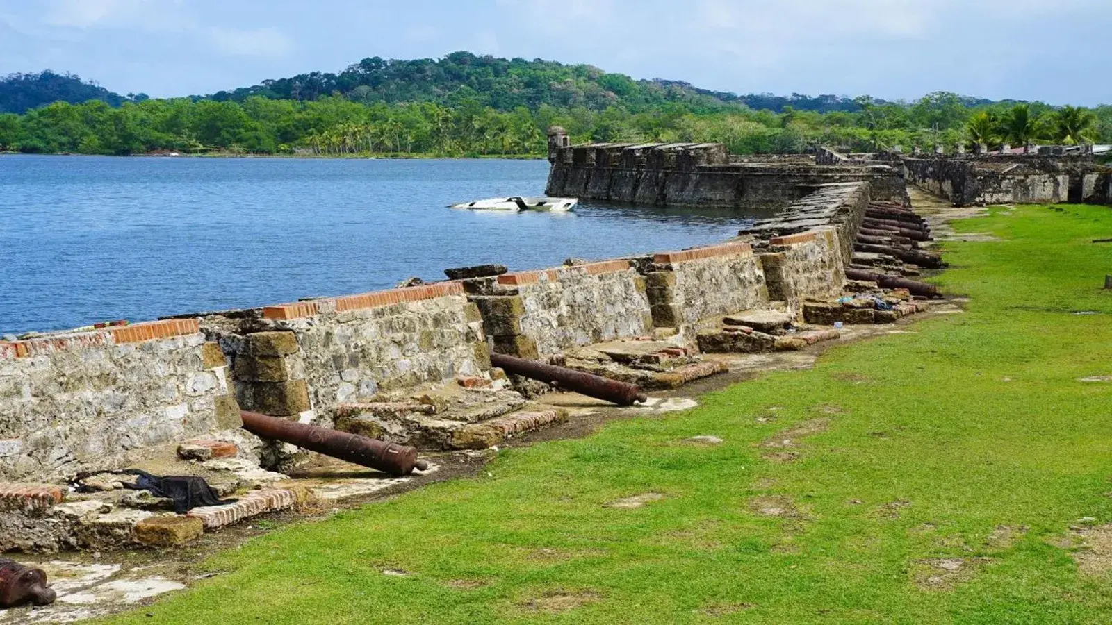 explora con laura, turismo, pasadias, transporte en ibagué, colombia